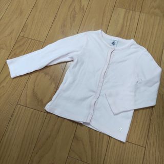 プチバトー(PETIT BATEAU)のプチバトーピンクの長袖カーディガン26m/86cm(カーディガン)