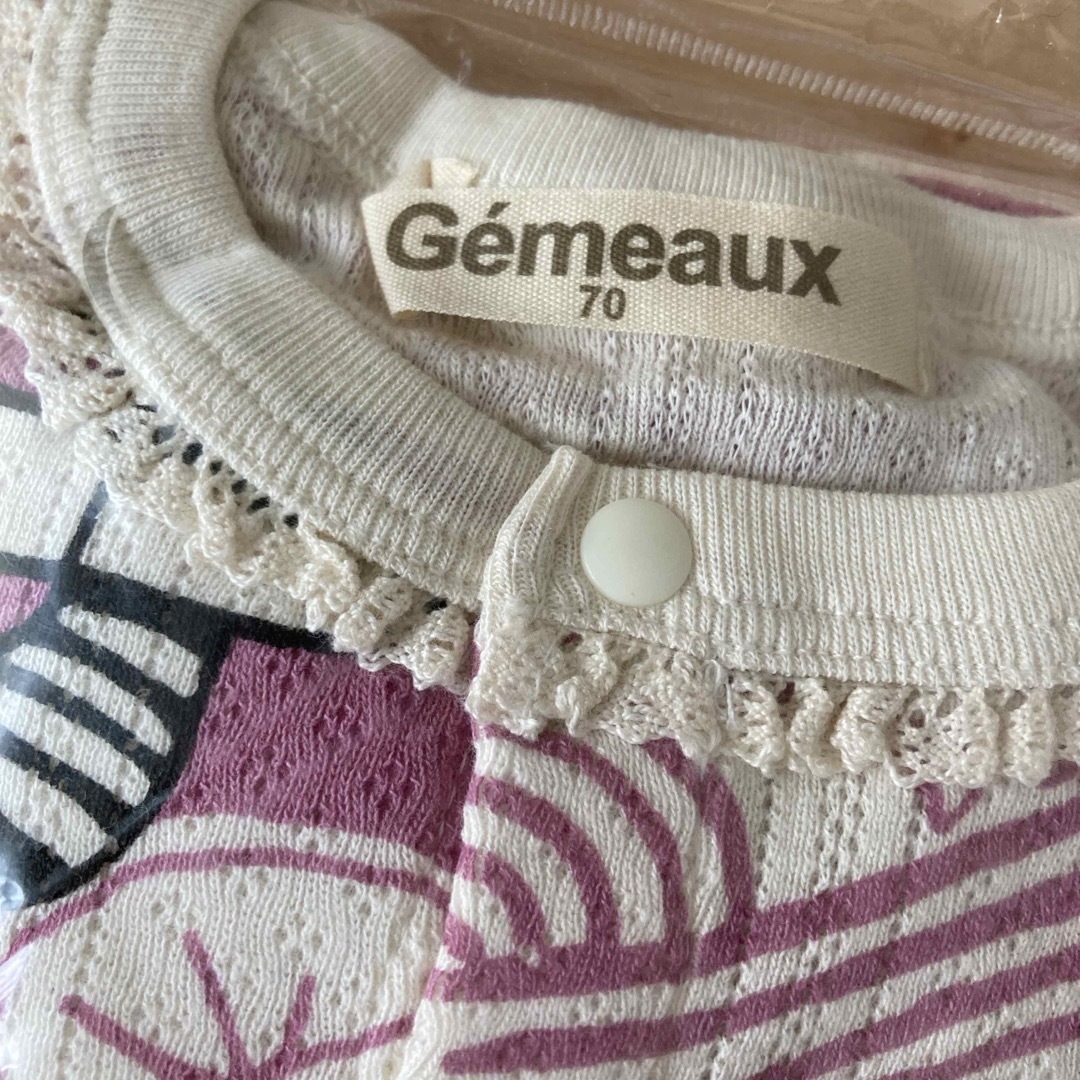 Gemeaux(ジェモー)のジェモー　半袖カバーオール　70cm 2枚　スタイ1枚　ピンク系 キッズ/ベビー/マタニティのベビー服(~85cm)(カバーオール)の商品写真
