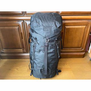 マウンテンハードウェア(MOUNTAIN HARDWEAR)のマウンテンハードウェアスクランブラー 35 S/Mサイズ(登山用品)