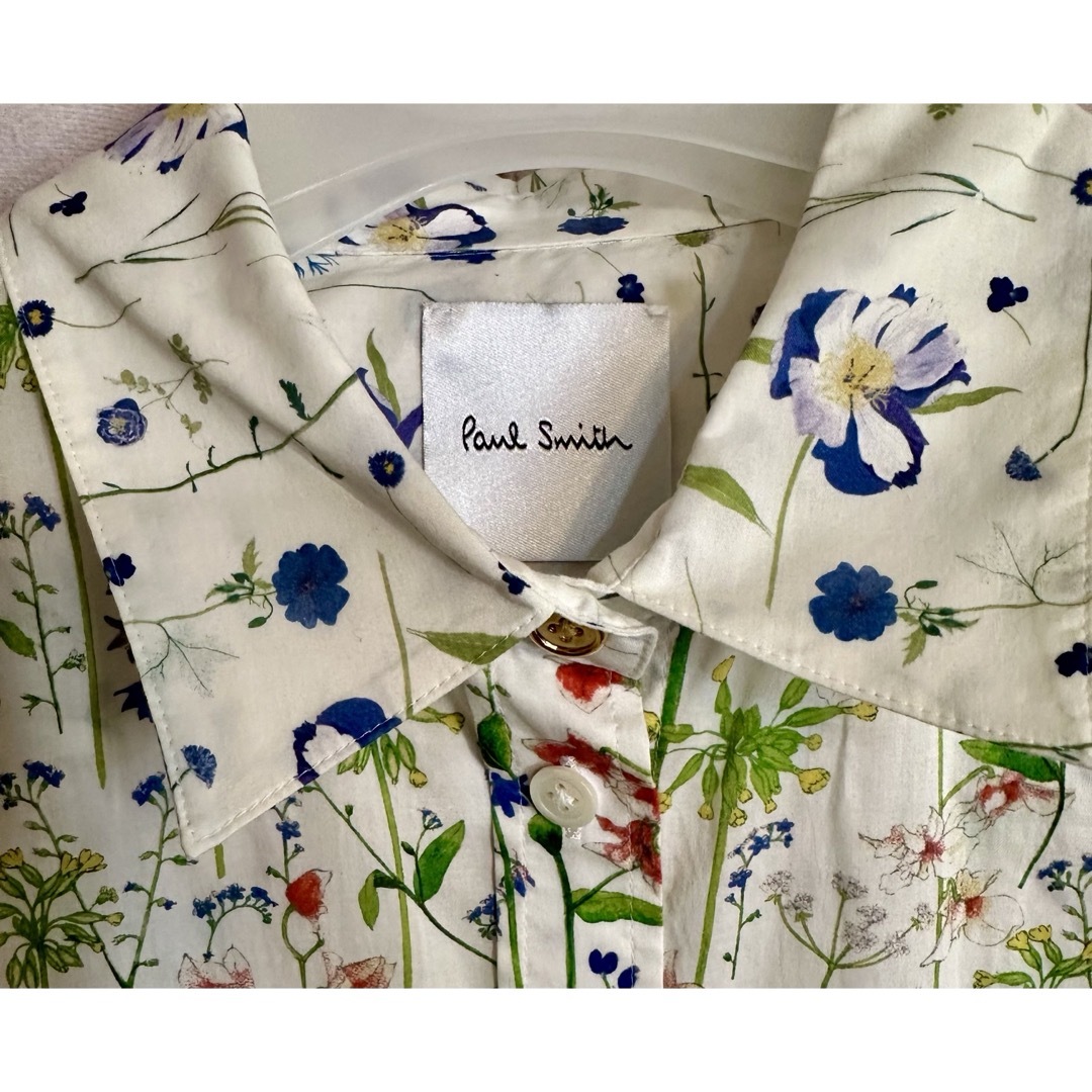 Paul Smith(ポールスミス)のポールスミス 金ボタン フローラル 花柄 切り替え ブラウス 40号 レディースのトップス(シャツ/ブラウス(長袖/七分))の商品写真