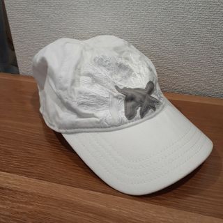 アルマーニエクスチェンジ(ARMANI EXCHANGE)の【美品】アルマーニ エクスチェンジ ホワイトキャップ /フリーサイズ(キャップ)