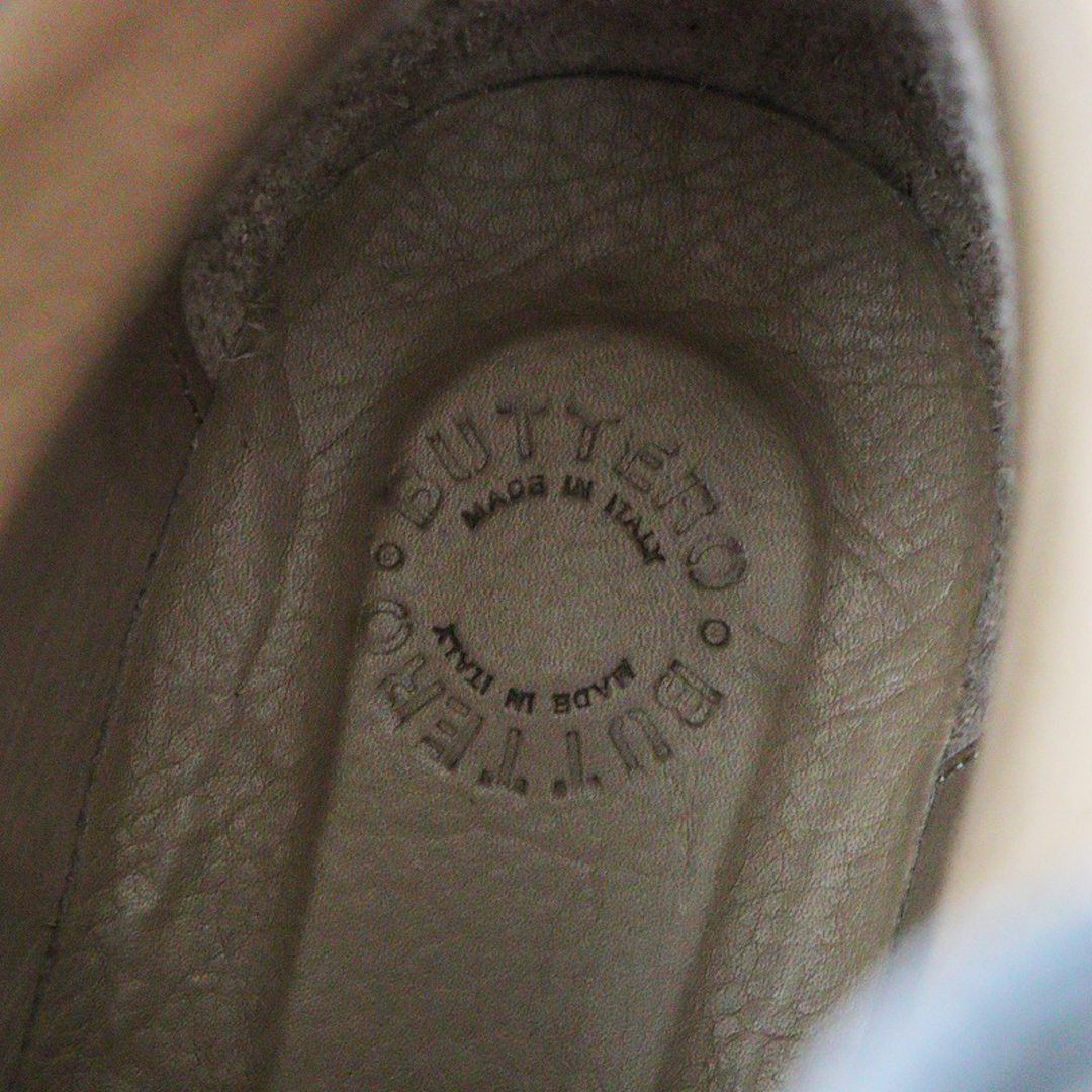 BUTTERO(ブッテロ)の美品 ブッテロ BUTTERO スエード ショートブーツ 38/チャコール 靴 ポインテッドトゥ【2400013777148】 レディースの靴/シューズ(ブーツ)の商品写真