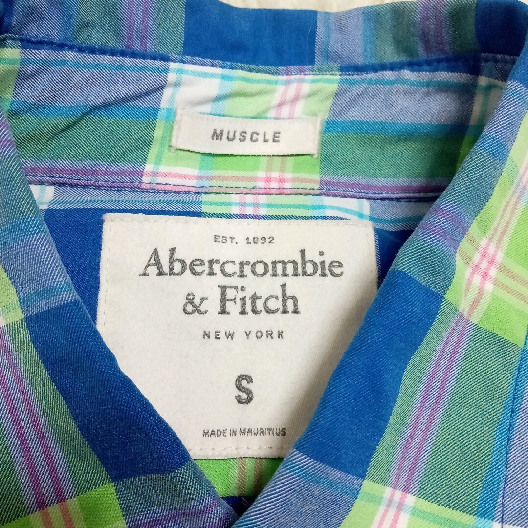 Abercrombie&Fitch(アバクロンビーアンドフィッチ)のアバクロ　美品　長袖シャツ　チェック　ブルー系　S レディースのトップス(シャツ/ブラウス(長袖/七分))の商品写真