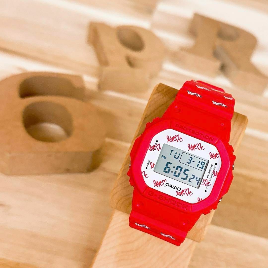 G-SHOCK(ジーショック)のレア【カシオ】ラバーズコレクション ジーショック 腕時計DW-5600LH 赤 メンズの時計(腕時計(デジタル))の商品写真