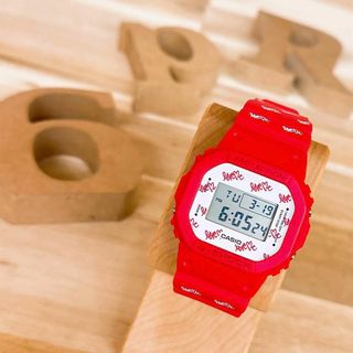 ジーショック(G-SHOCK)のレア【カシオ】ラバーズコレクション ジーショック 腕時計DW-5600LH 赤(腕時計(デジタル))