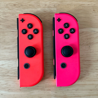 ニンテンドースイッチ(Nintendo Switch)の【ジャンク品】Joy-Con(右) 2個セット　(その他)