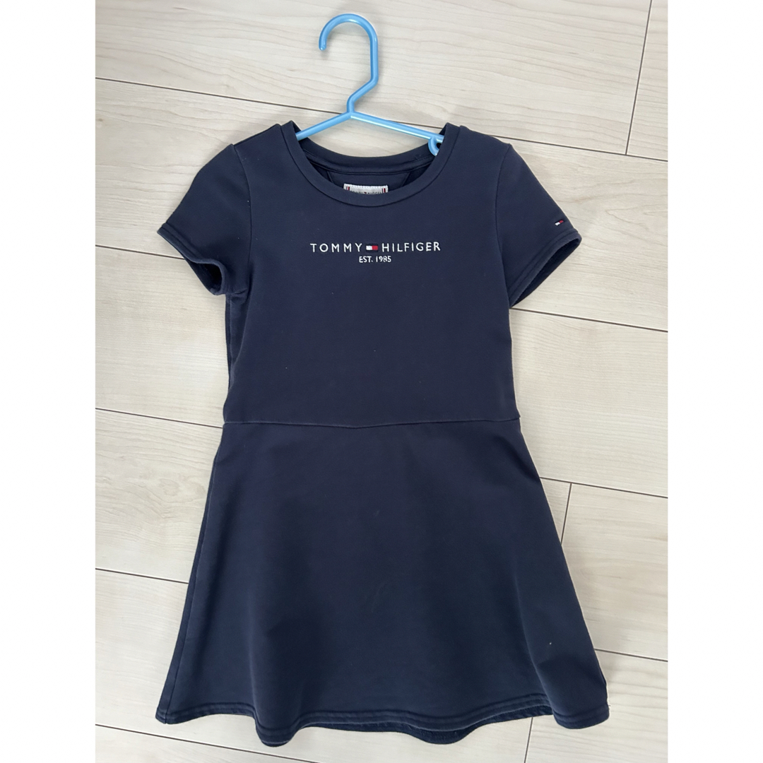 TOMMY HILFIGER(トミーヒルフィガー)のTOMMY トミー ワンピース 110 キッズ/ベビー/マタニティのキッズ服女の子用(90cm~)(ワンピース)の商品写真