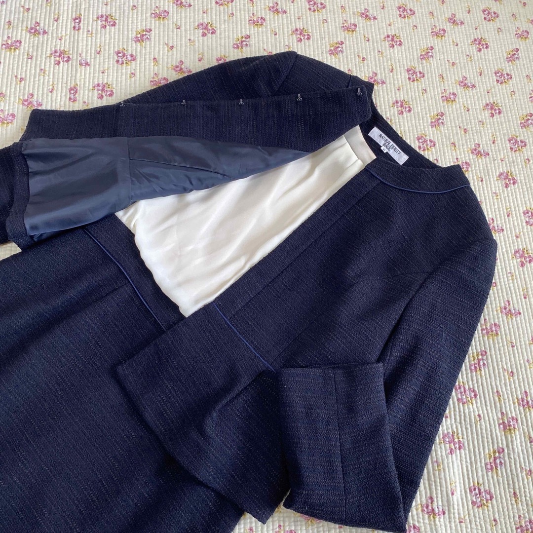 NATURAL BEAUTY BASIC(ナチュラルビューティーベーシック)のママスーツ ワンピース ノーカラー スーツ M ツイード 濃紺 入学入園 DMW レディースのフォーマル/ドレス(スーツ)の商品写真