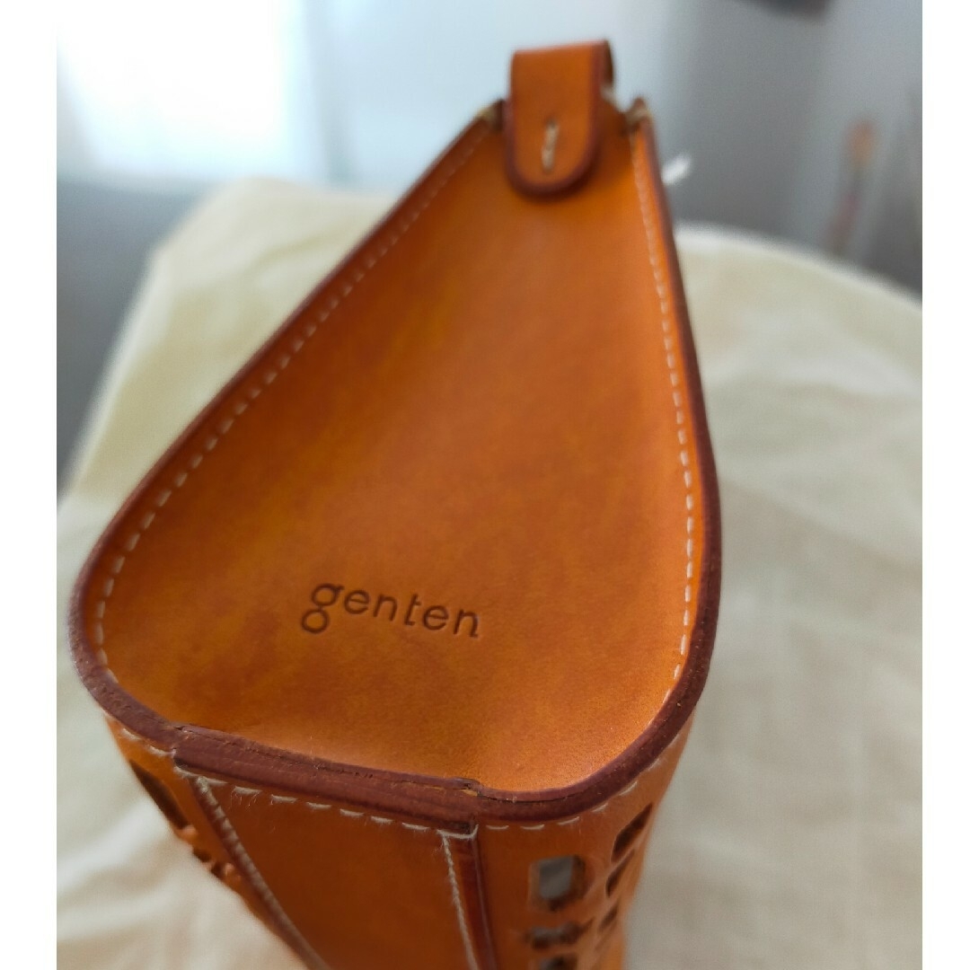 genten(ゲンテン)のgenten ゲンテンカットワーク 内ぶくろ付きポーチ レディースのファッション小物(ポーチ)の商品写真