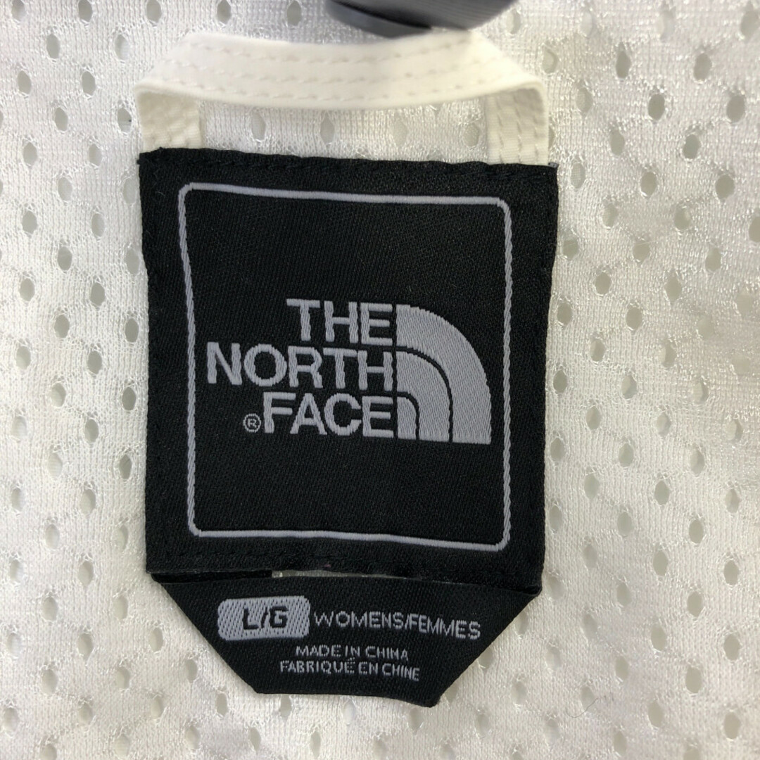 THE NORTH FACE(ザノースフェイス)の【B品】 THE NORTH FACE ノースフェイス マウンテンパーカー ホワイト (レディース L) 中古 古着 Q0799 レディースのジャケット/アウター(その他)の商品写真