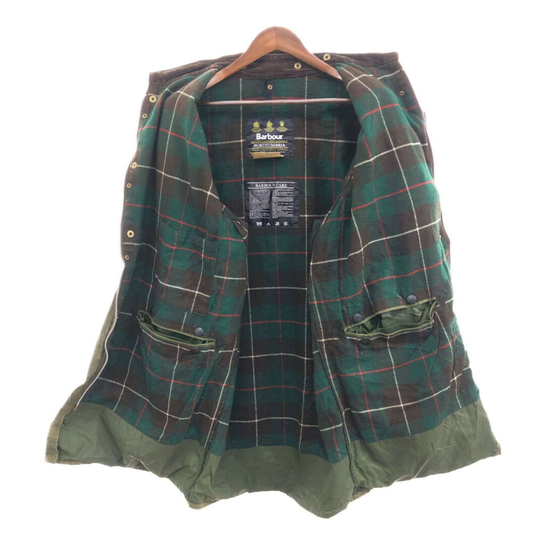 Barbour(バーブァー)のイングランド製 Barbour バブアー NORTHUMBRIA オイルドジャケット ユーロ グリーン (メンズ C50) 中古 古着 Q0869 メンズのジャケット/アウター(その他)の商品写真