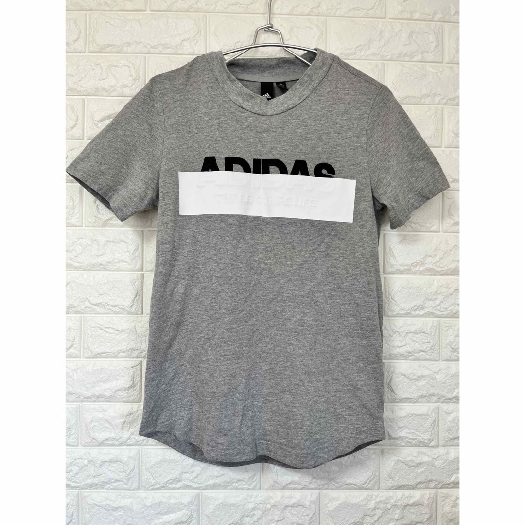 adidas(アディダス)のadidas アディダス 半袖 半袖シャツ Tシャツ 160 キッズ/ベビー/マタニティのキッズ服男の子用(90cm~)(Tシャツ/カットソー)の商品写真