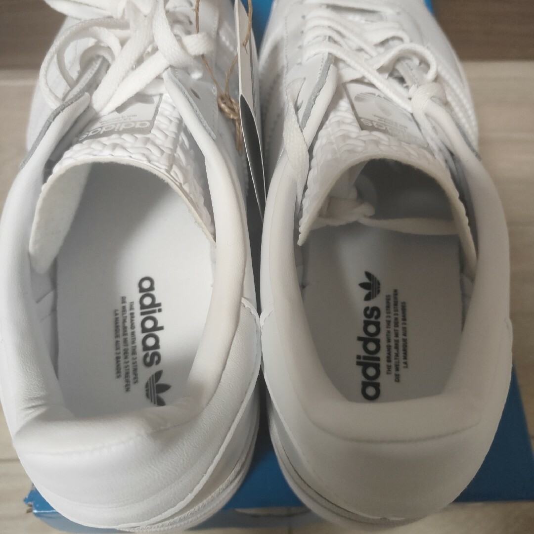 Originals（adidas）(オリジナルス)の新品24.5cmアディダスオリジナルス ガゼルボールド厚底オールホワイト真っ白 レディースの靴/シューズ(スニーカー)の商品写真