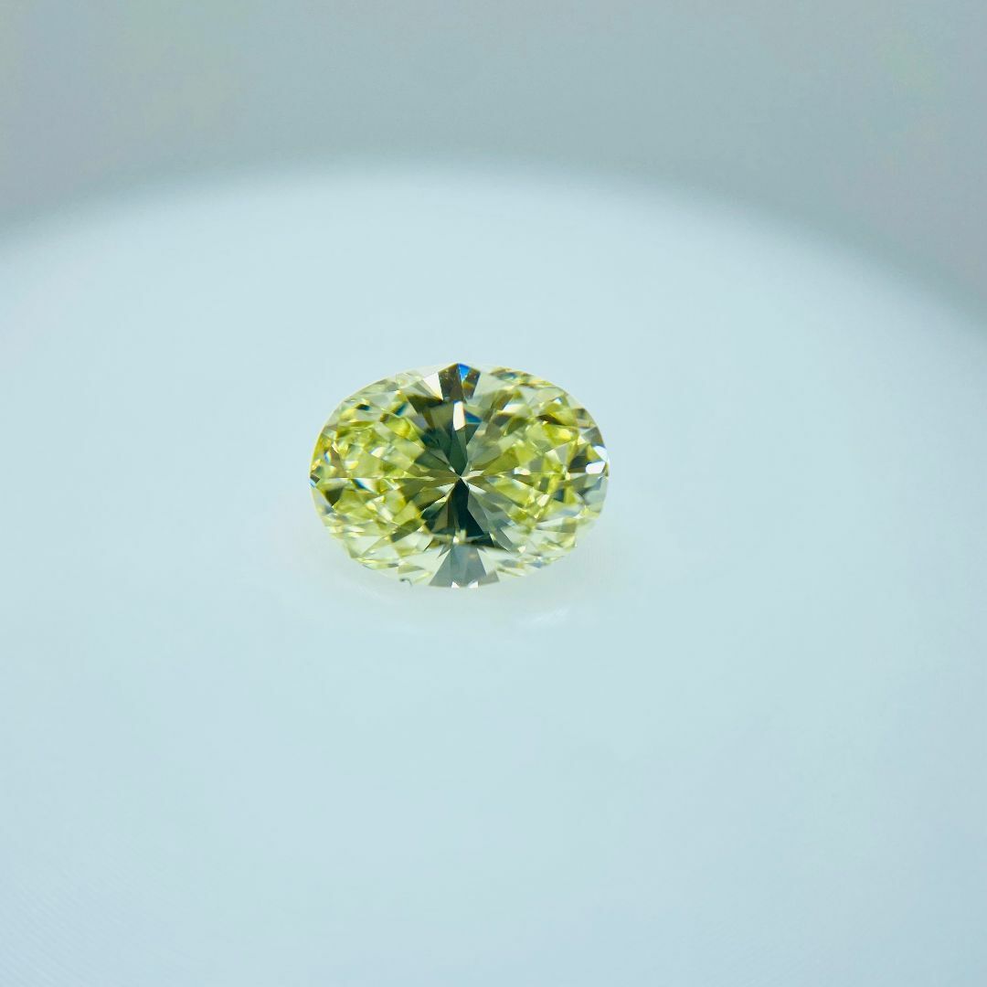 FANCY LIGHT YELLOW 0.920ct OV/RT2647/CGL レディースのアクセサリー(その他)の商品写真