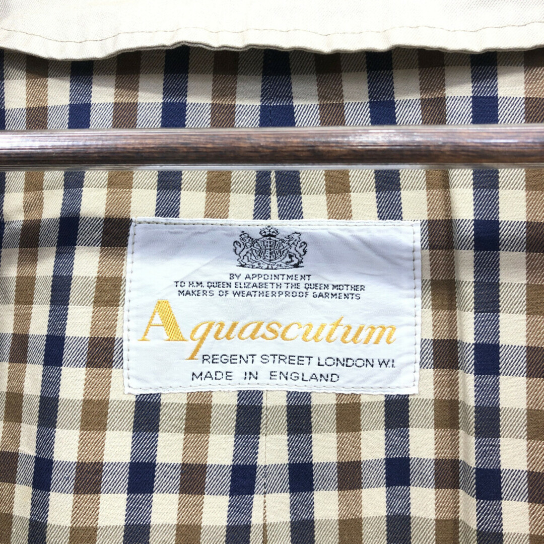 【B品】 80年代 イングランド製 Aquascutum アクアスキュータム ステンカラーコート ベージュ (メンズ L相当) 中古 古着 Q1080 メンズのジャケット/アウター(ステンカラーコート)の商品写真