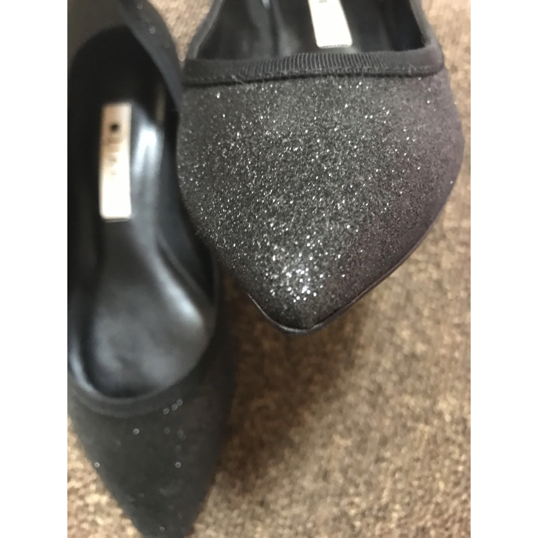 DIANA(ダイアナ)のダイアナのラメ入りパンプス 黒　21㎝ レディースの靴/シューズ(ハイヒール/パンプス)の商品写真