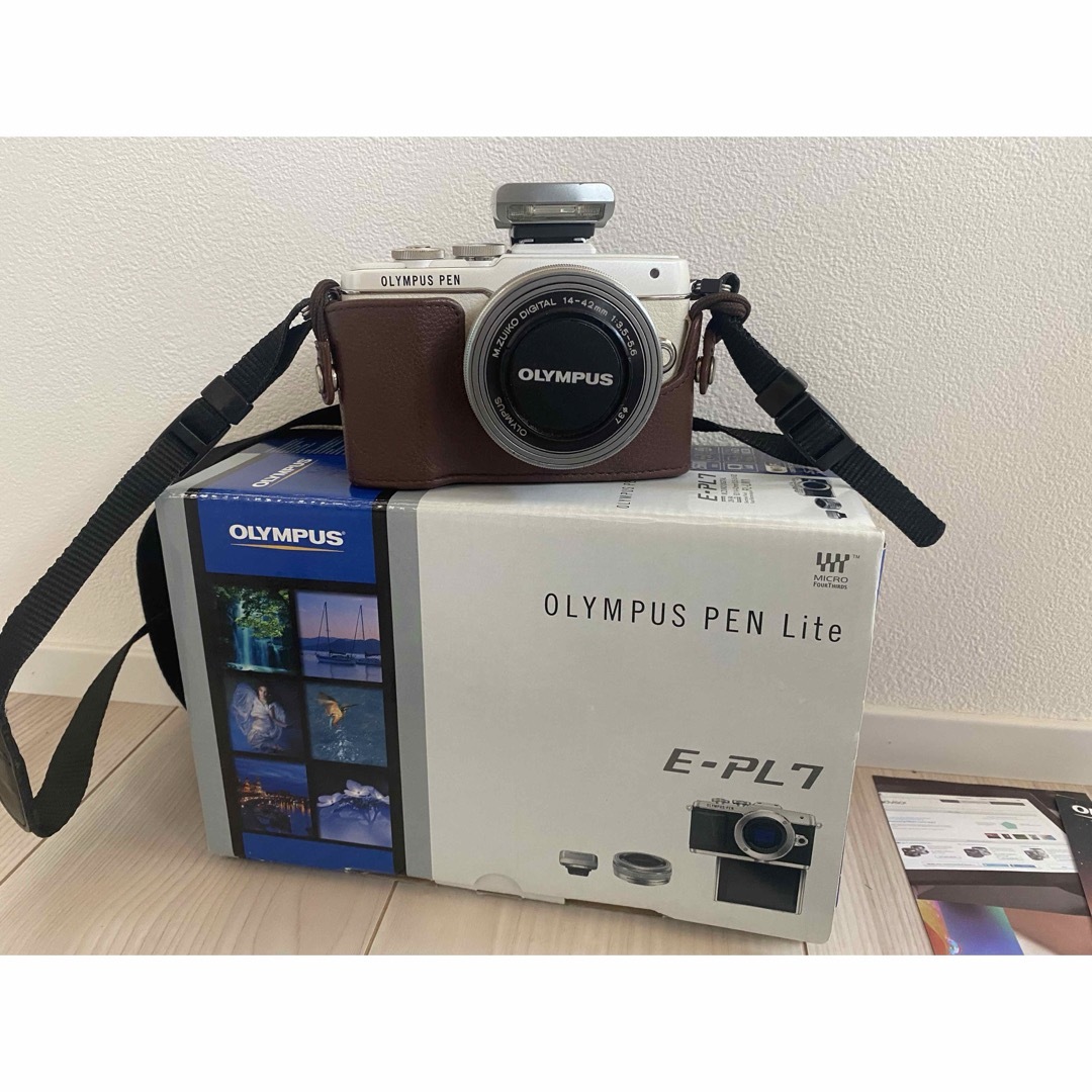 OLYMPUS(オリンパス)のOLYMPUS PEN lite E-PL7 White スマホ/家電/カメラのカメラ(ミラーレス一眼)の商品写真