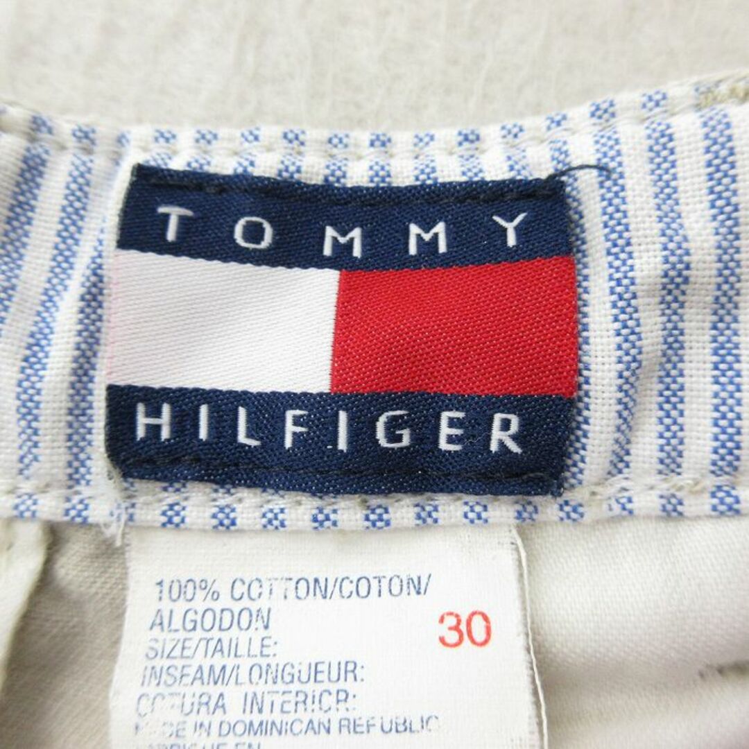 TOMMY HILFIGER(トミーヒルフィガー)のW30★古着 トミーヒルフィガー TOMMY HILFIGER ショート ブランド パンツ ショーツ メンズ ワンポイントロゴ コットン 薄ベージュ カーキ 21jul16 中古 ボトムス 短パン ショーパン メンズのパンツ(ワークパンツ/カーゴパンツ)の商品写真