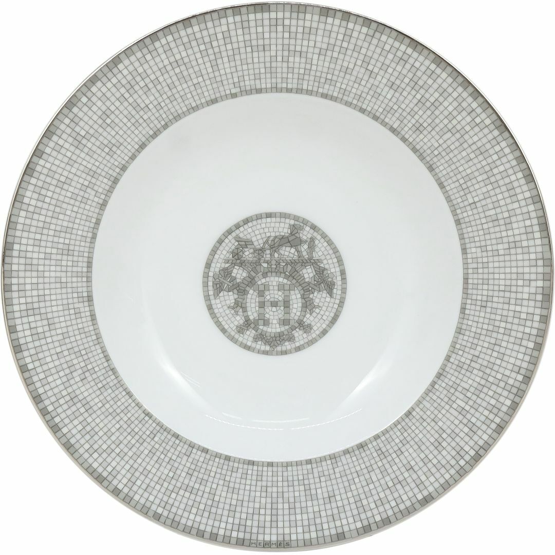 Hermes(エルメス)のエルメス スーププレート 22cm ペア 2枚セット モザイク ヴァンキャトル Mosaique au 24 soup plate ポーセリン 磁器 食器 洋食器 お皿 プラチナ シルバー ホワイト 新品 3256 インテリア/住まい/日用品のキッチン/食器(食器)の商品写真