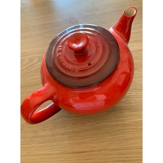 LE CREUSET - ル・クルーゼ　ティーポット　レッド