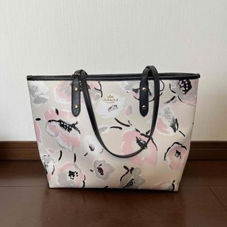 コーチ(COACH)のコーチ　coach    花柄　トートバッグ　ホワイト(トートバッグ)