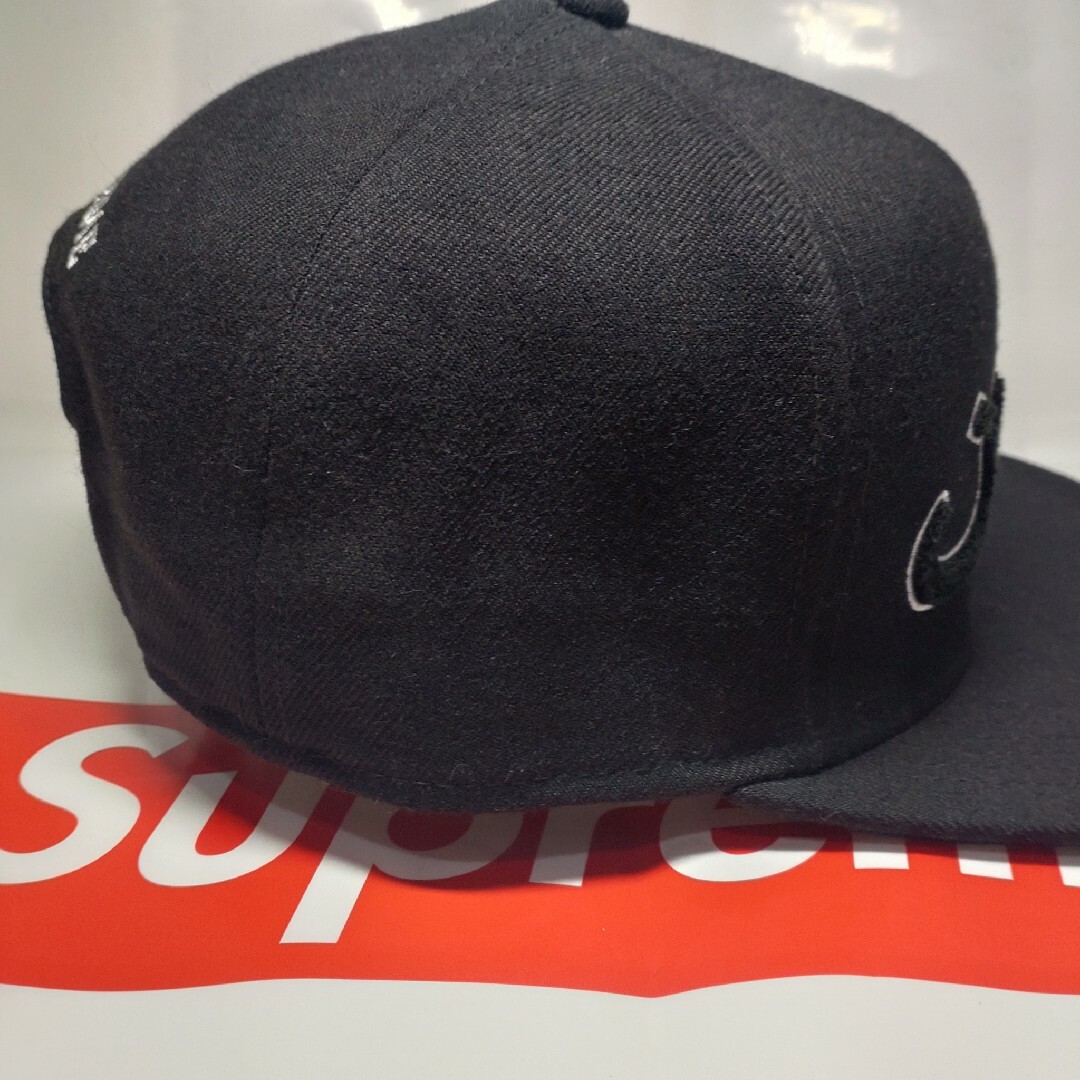 Supreme(シュプリーム)のシュプリーム Supreme Arabic Logo 5-Panel メンズの帽子(キャップ)の商品写真