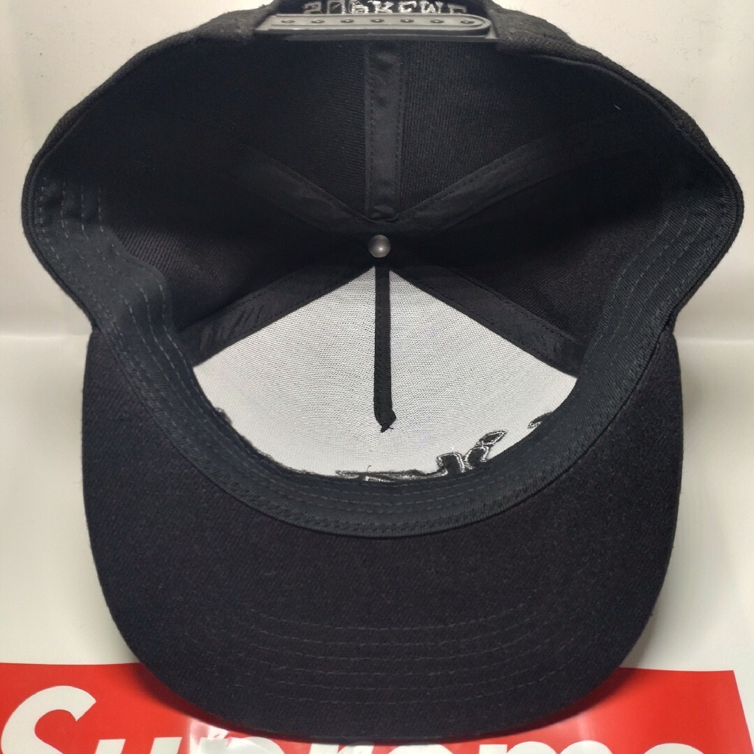 Supreme(シュプリーム)のシュプリーム Supreme Arabic Logo 5-Panel メンズの帽子(キャップ)の商品写真