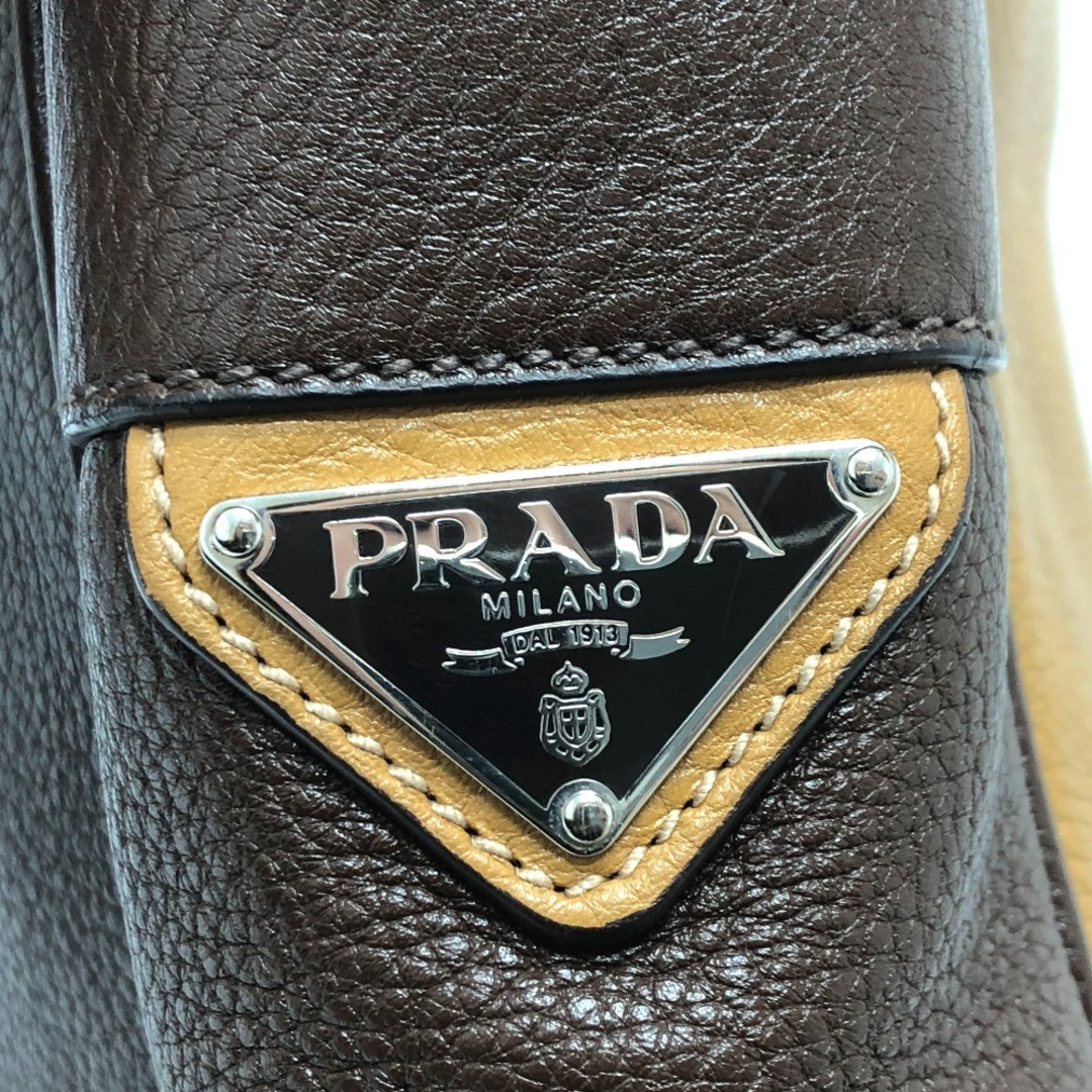 PRADA(プラダ)のプラダ PRADA バイカラー トライアングルロゴ ショルダーバッグ レザー ブラウン レディースのバッグ(ショルダーバッグ)の商品写真