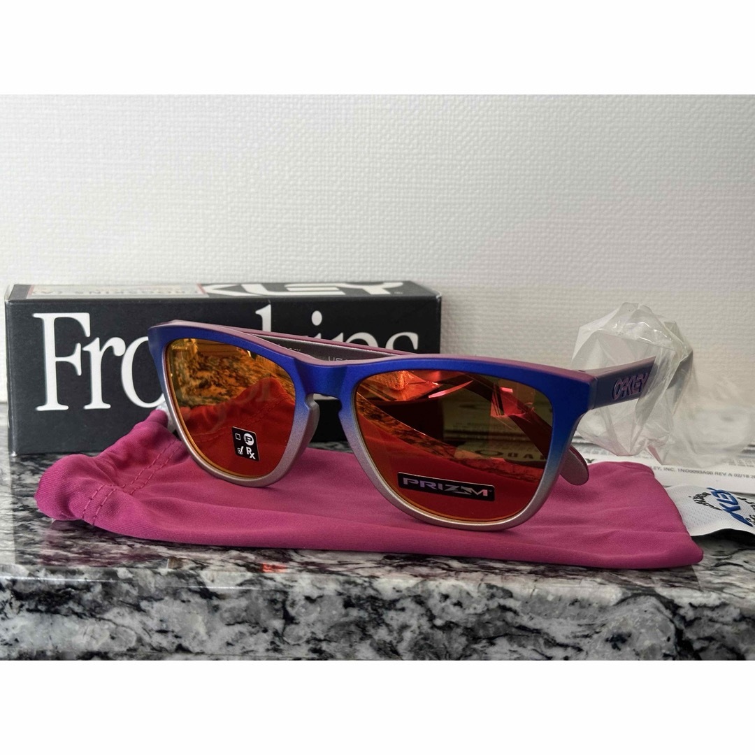 Oakley(オークリー)のFrogskins OO9245-8254ピンクブルーフェードシルバー メンズのファッション小物(サングラス/メガネ)の商品写真