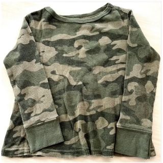 オールドネイビー(Old Navy)の長袖★OLD NAVY  キッズ　子供服　カモフラージュ長袖Tシャツ　迷彩(Tシャツ/カットソー)