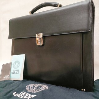 ジャンニヴェルサーチ(Gianni Versace)の極美品　VERSACE　ヴェルサーチ　ビジネスバッグ　黒(ビジネスバッグ)