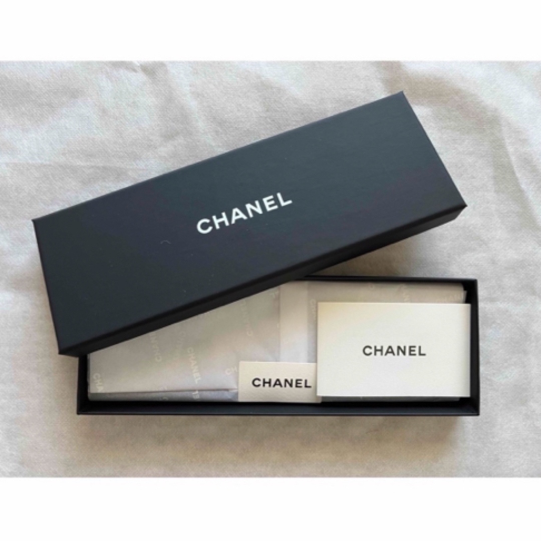 CHANEL(シャネル)の2023❤︎シャネル❤︎CHANEL❤︎国内百貨店購入❤︎スリムバンドツイリー レディースのファッション小物(その他)の商品写真