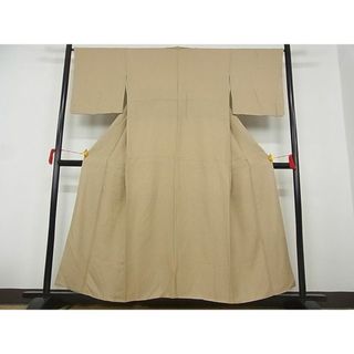 平和屋-こころ店■上質な色無地　紋意匠　白橡色　着丈153cm　裄丈66.5cm　正絹　逸品　1B-wt2171(着物)