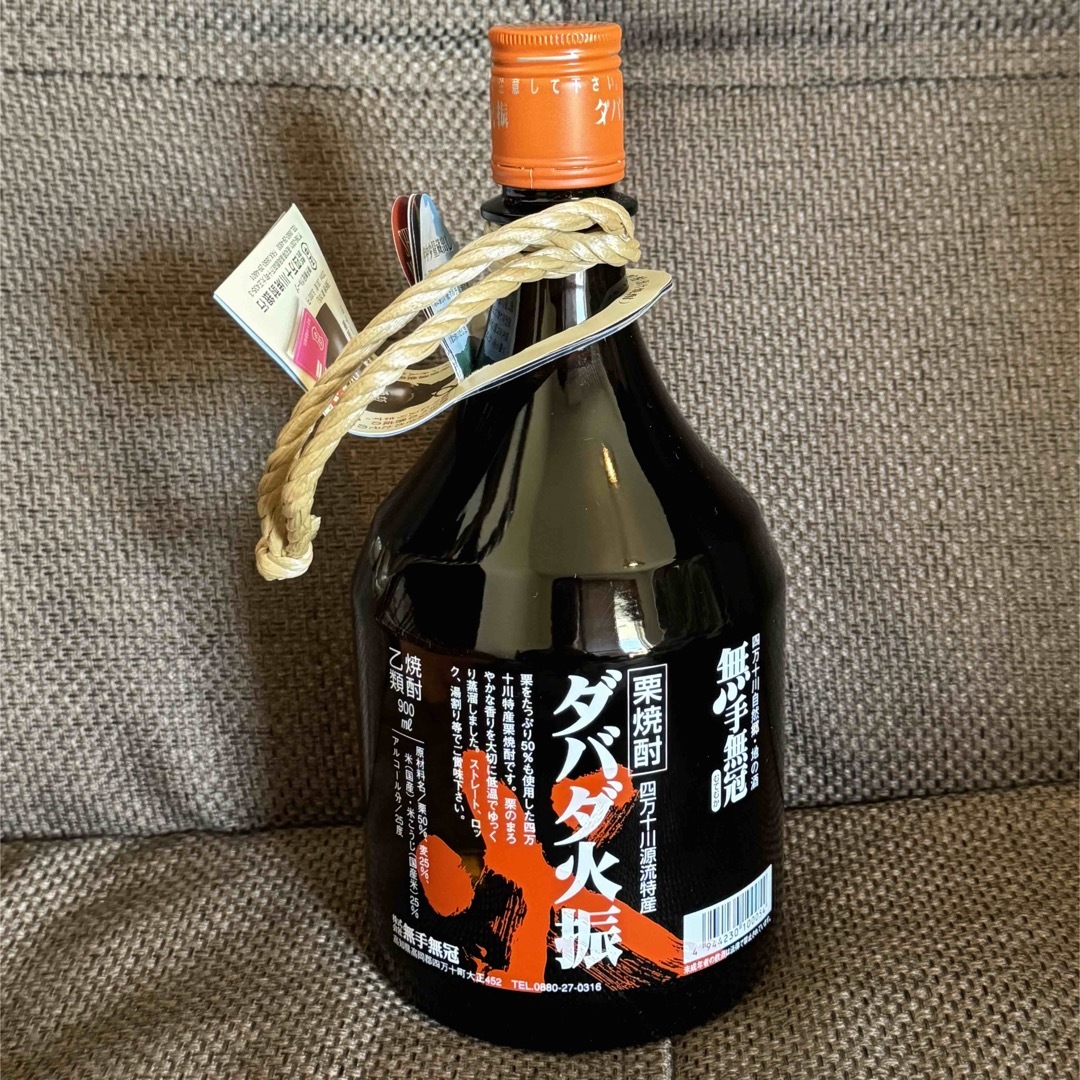 無手無冠(ムテムカ)のダバダ火振 乙類25° 栗 900ml 食品/飲料/酒の酒(焼酎)の商品写真