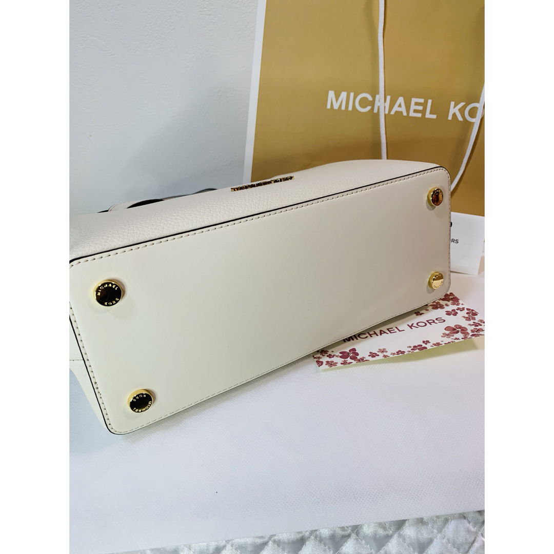 Michael Kors(マイケルコース)の【MICHAEL KORS】新品未使用　EMILIA サッチェル　ラージ レディースのバッグ(ハンドバッグ)の商品写真