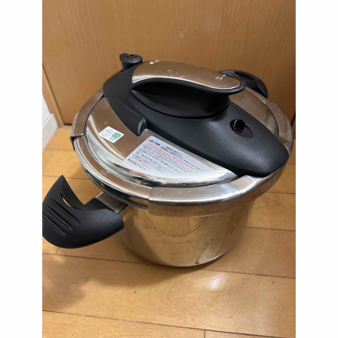 T-fal(ティファール)のLA BETTOLA da ochiai ステンレス圧力鍋 6L LB-158 インテリア/住まい/日用品のキッチン/食器(鍋/フライパン)の商品写真