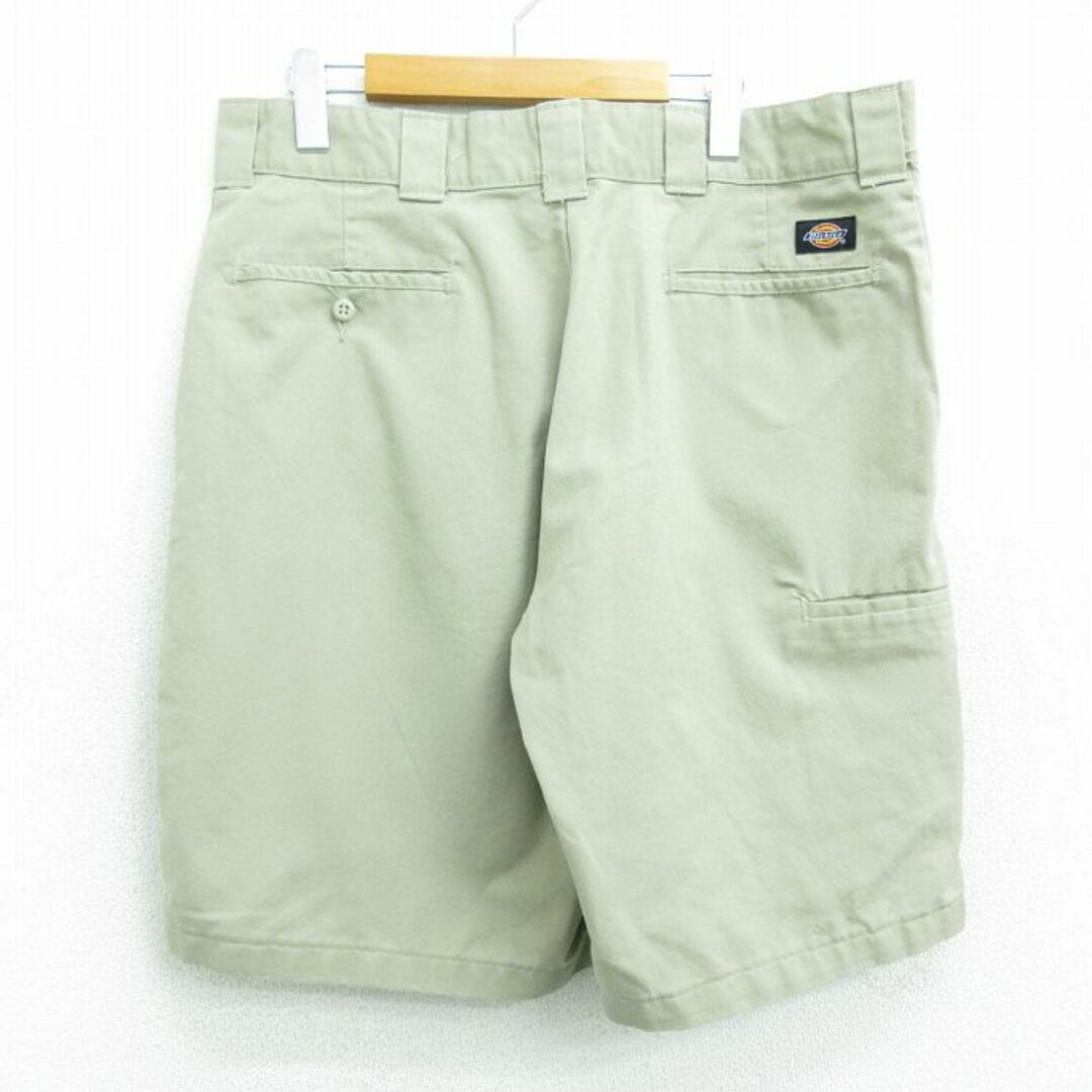 Dickies(ディッキーズ)のW36★古着 ディッキーズ Dickies ショート ワーク パンツ ショーツ メンズ リラックスフィット ベージュ カーキ 22may10 中古 ボトムス 短パン ショーパン メンズのパンツ(ワークパンツ/カーゴパンツ)の商品写真