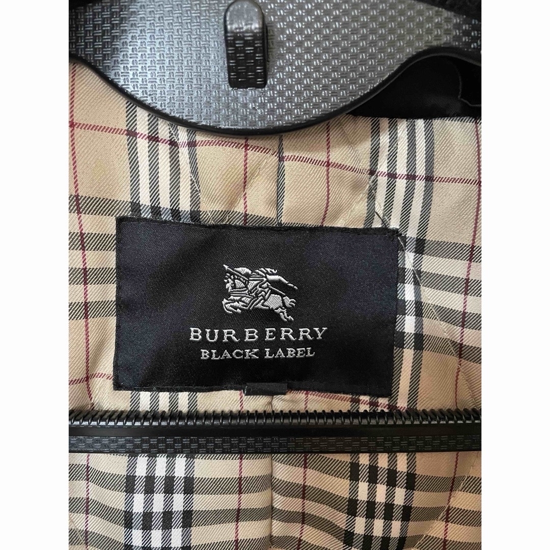 BURBERRY BLACK LABEL(バーバリーブラックレーベル)のバーバリー　メンズアウター　XL メンズのジャケット/アウター(ダウンジャケット)の商品写真