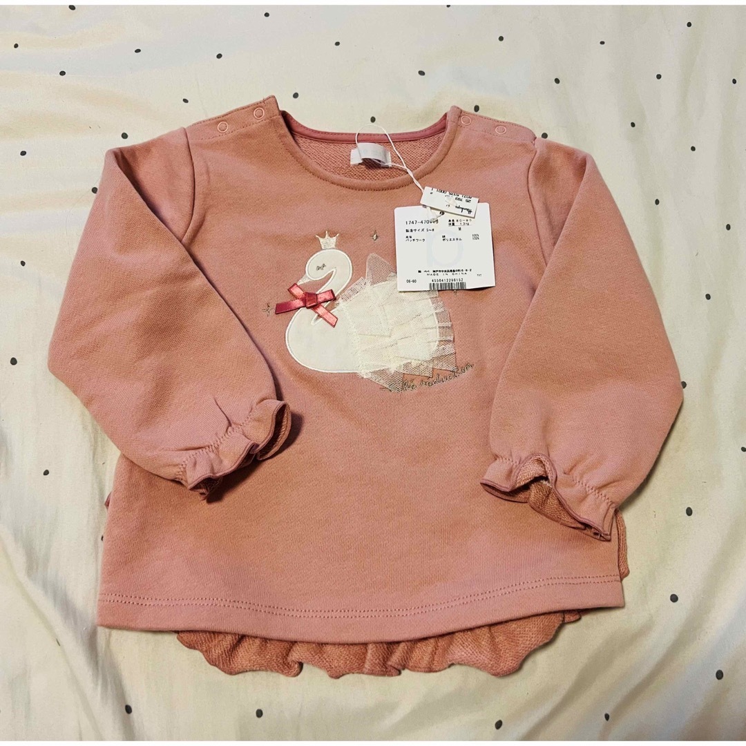 BeBe(ベベ)のBeBe トップス　女の子　サイズM 80〜90 キッズ/ベビー/マタニティのキッズ服女の子用(90cm~)(Tシャツ/カットソー)の商品写真