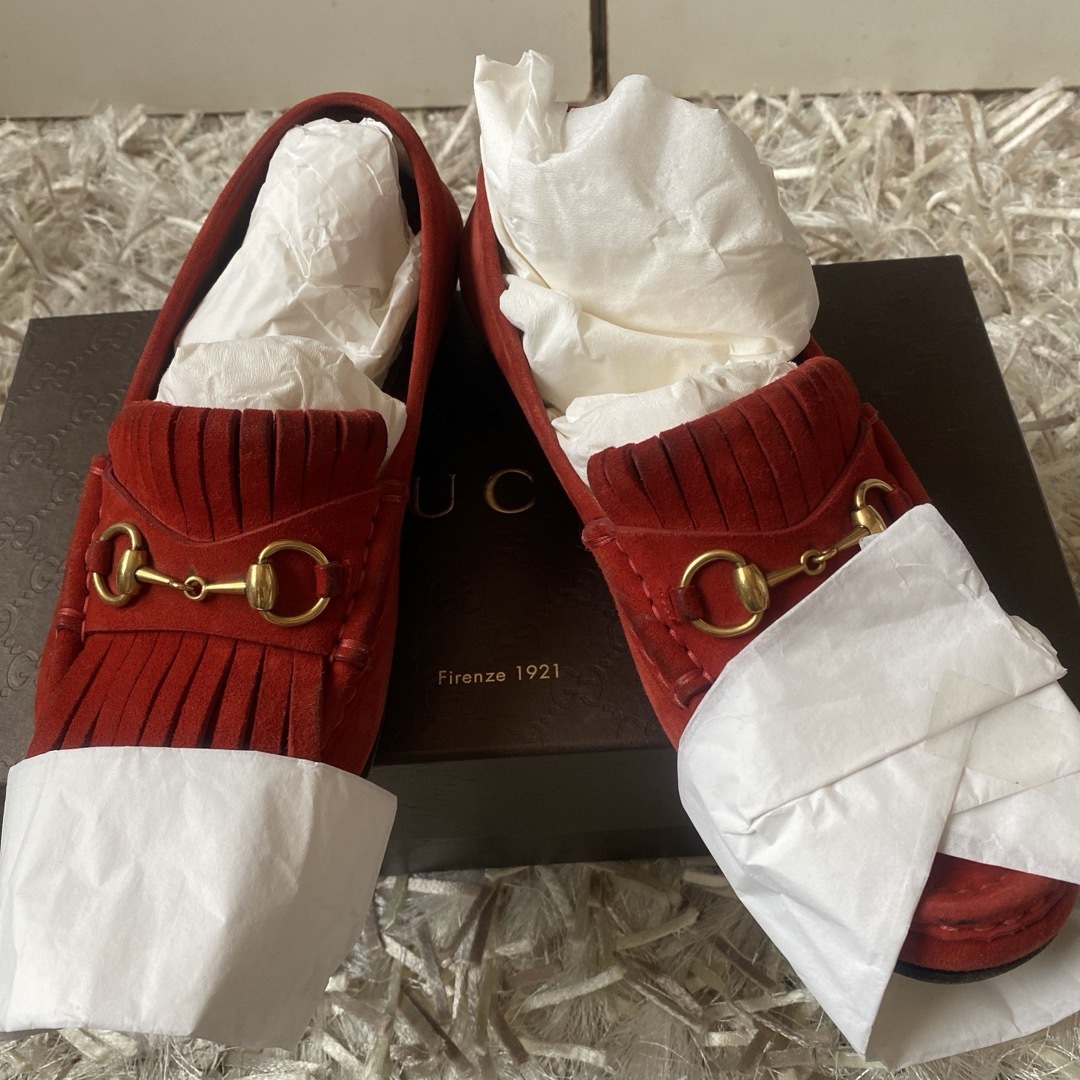 Gucci(グッチ)の超美品グッチホースビットフリンジ型ローファー レディースの靴/シューズ(ローファー/革靴)の商品写真
