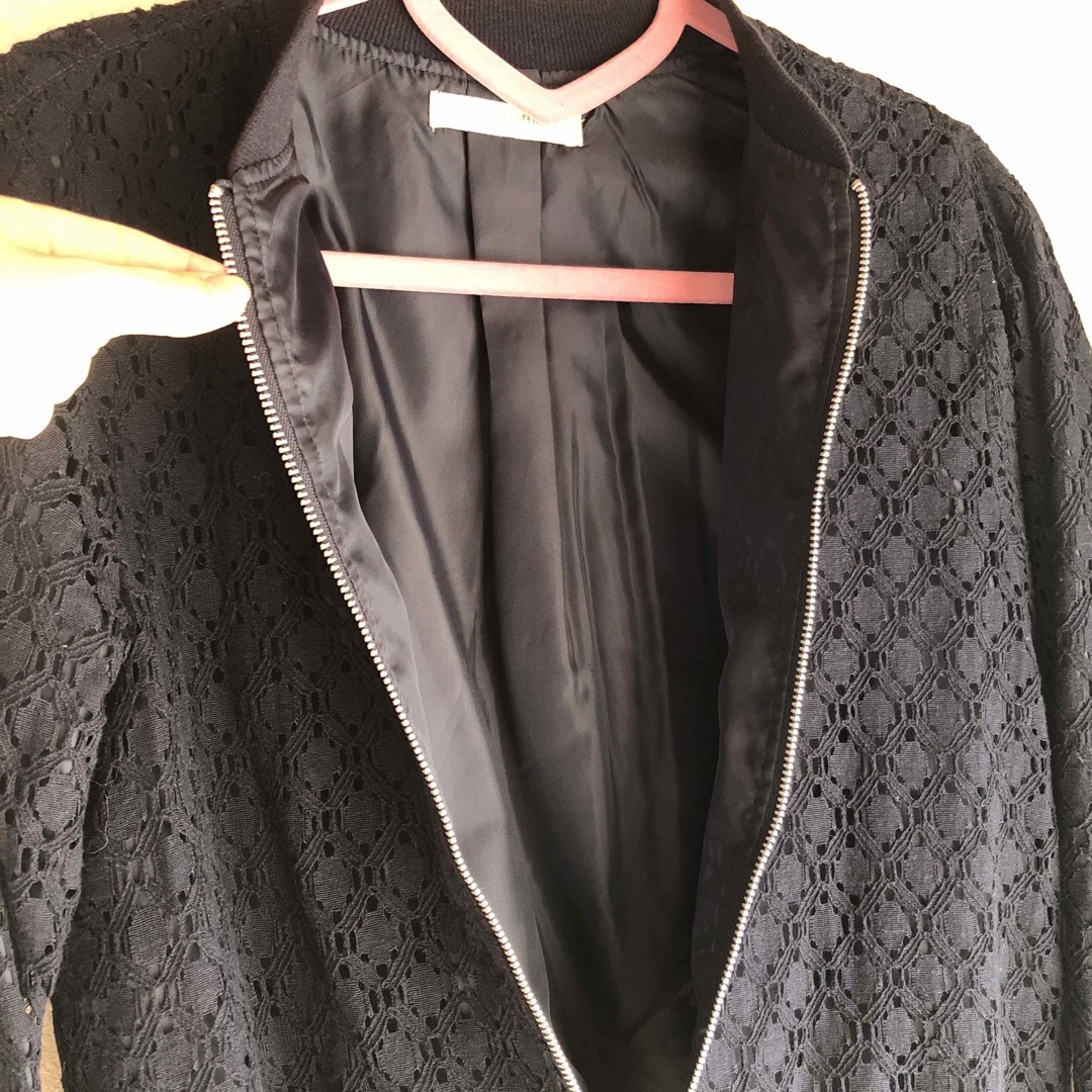 chocol raffine robe(ショコラフィネローブ)の【新品未使用】レースブルゾンネイビー レディースのジャケット/アウター(ブルゾン)の商品写真