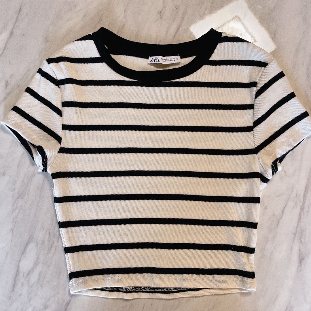 ZARA(ザラ)のZARA ボーダー　tシャツ　クロップド　ショート レディースのトップス(Tシャツ(半袖/袖なし))の商品写真