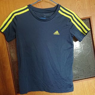 adidas - 130cm！アディダスTシャツ