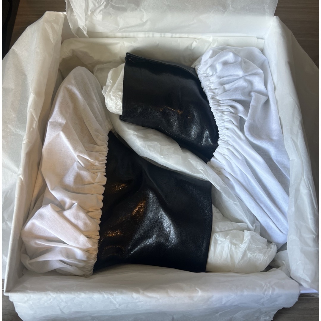 Maison Martin Margiela(マルタンマルジェラ)の【saki☆様 専用】MaisonMargiela タビブーツ  ブラック レディースの靴/シューズ(ブーツ)の商品写真