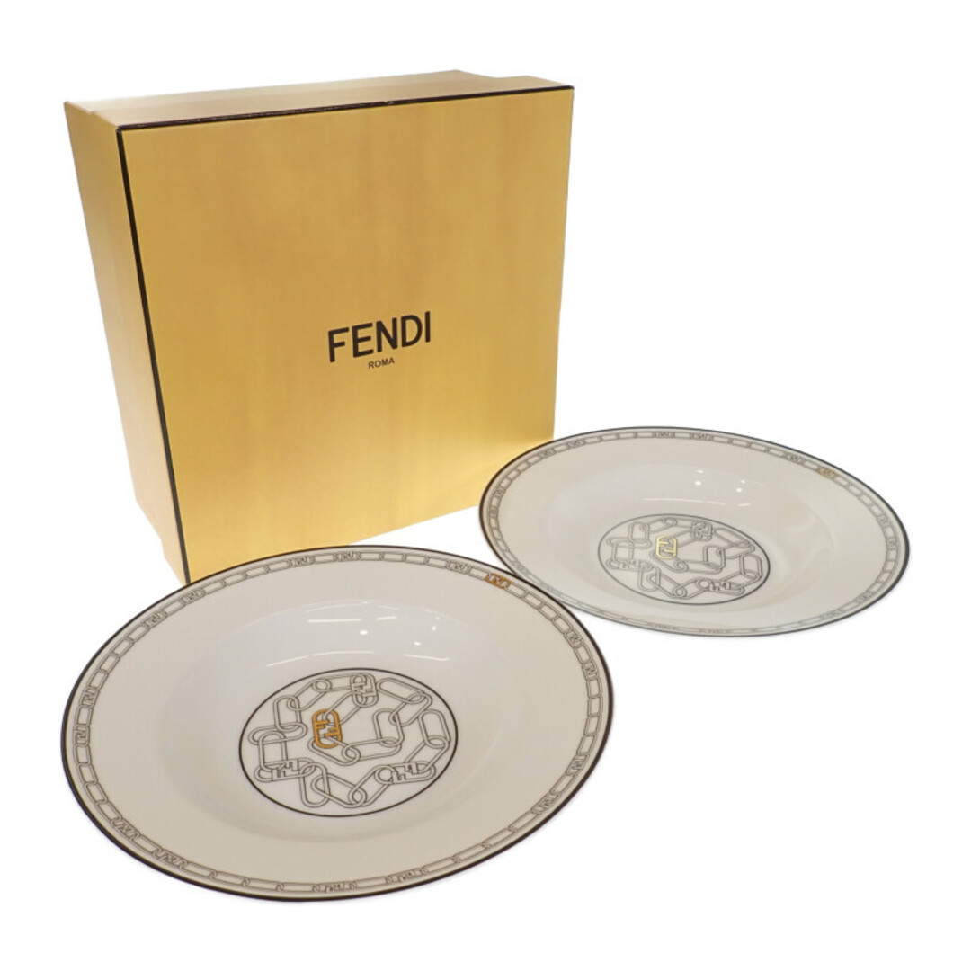 FENDI(フェンディ)の【中古】【Sランク】FENDI フェンディ オーロックプレートセット 食器 ラウンドプレート テーブルウェア 2枚セット 7AC046 ホワイト 磁器 【ISEYA】 インテリア/住まい/日用品のキッチン/食器(食器)の商品写真