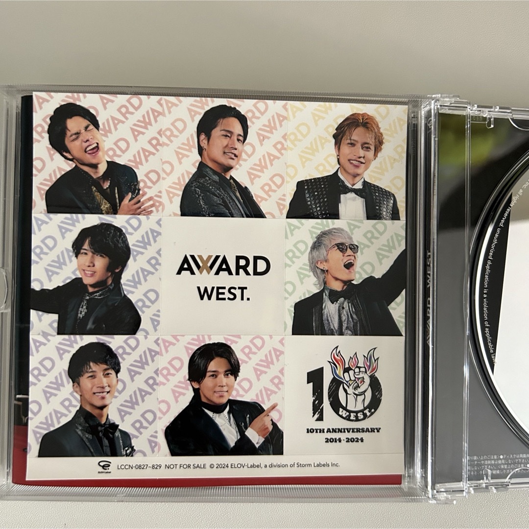 ジャニーズWEST(ジャニーズウエスト)のwest.ベストアルバム　AWARD〈通常盤〉 エンタメ/ホビーのDVD/ブルーレイ(アイドル)の商品写真