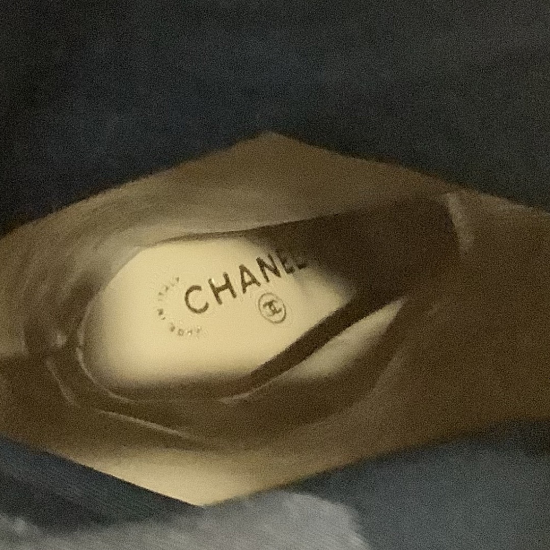 CHANEL(シャネル)のシャネル CHANEL レザー レッグウォーマー ロングブーツ ブラック35.5 レディースの靴/シューズ(ブーツ)の商品写真
