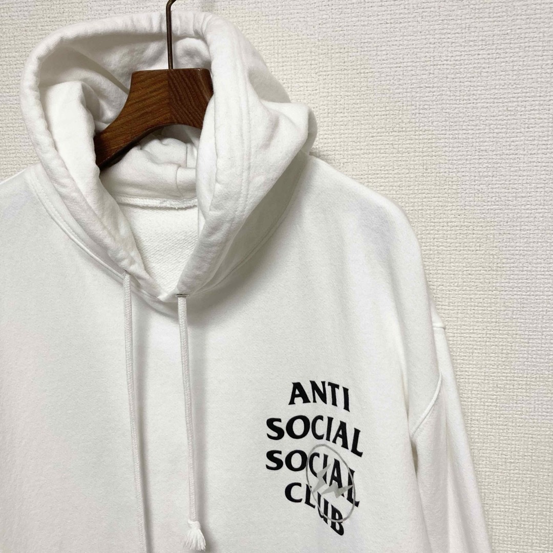 ANTI SOCIAL SOCIAL CLUB(アンチソーシャルソーシャルクラブ)のPop by Jun FRGMT アンチソーシャルソーシャルクラブ■パーカー L メンズのトップス(パーカー)の商品写真