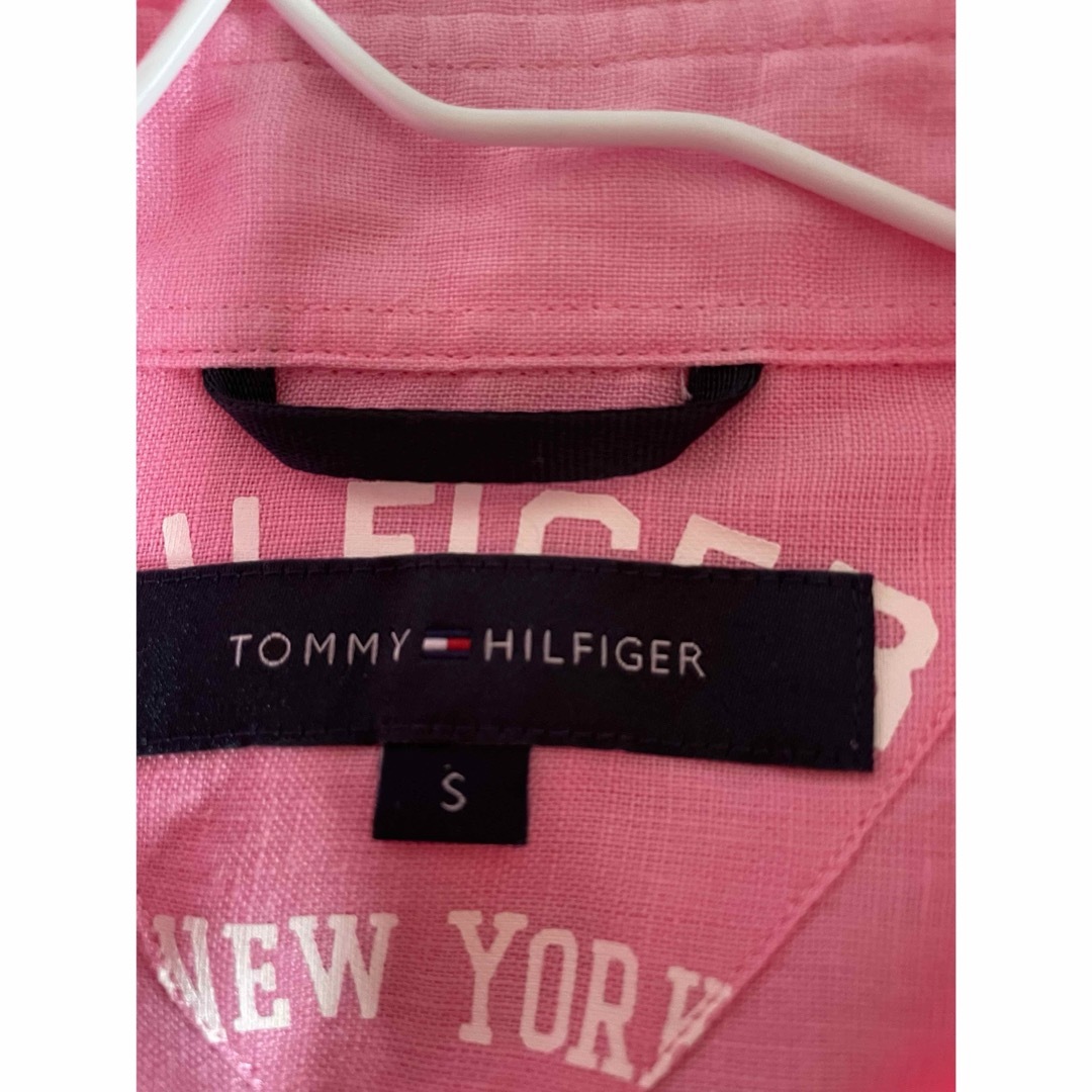 TOMMY HILFIGER(トミーヒルフィガー)のTOMMY   HILFIGER  ピンクボタンシャツ　Sサイズ メンズのトップス(シャツ)の商品写真