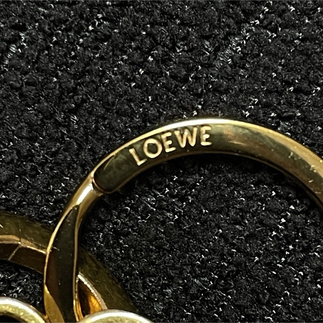 LOEWE(ロエベ)のLOEWE ロエベ　アナグラムキーリング　ゴールド レディースのファッション小物(キーホルダー)の商品写真